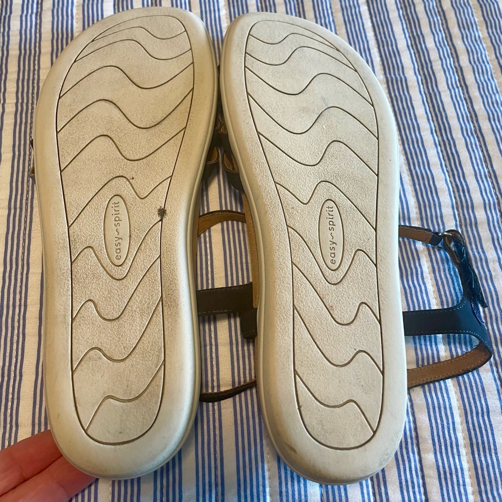 Easy Spirit Women’s Sandal - Picture 3 of 3